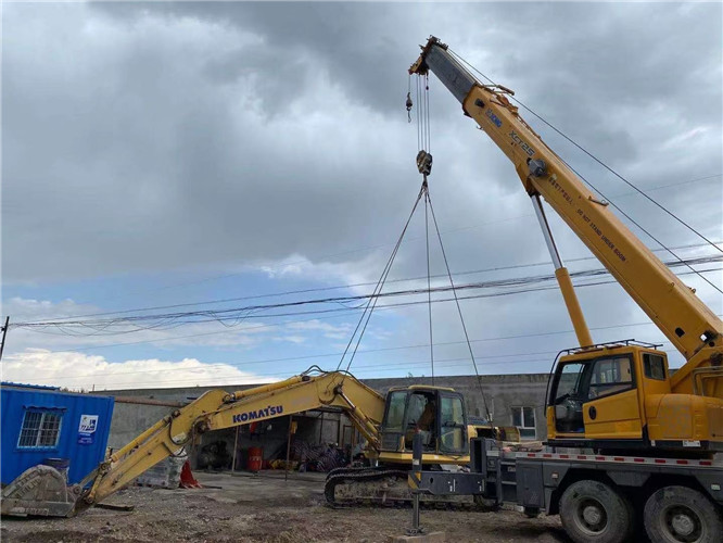 九台区25吨吊车的工作半径是多少？