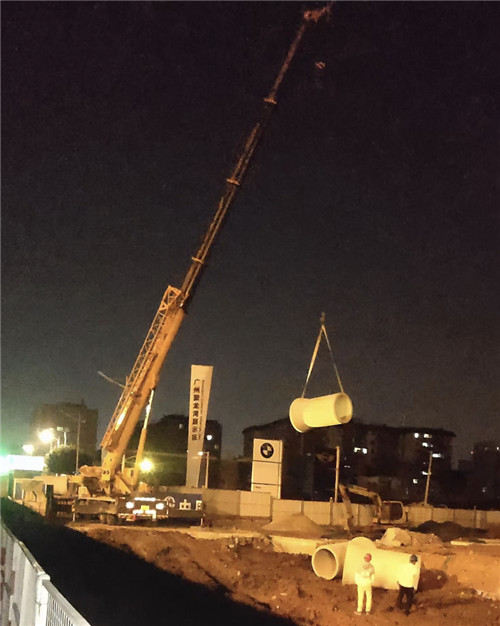 九台区“弯臂矫正”—— 吊车的 “形变补偿” 技术